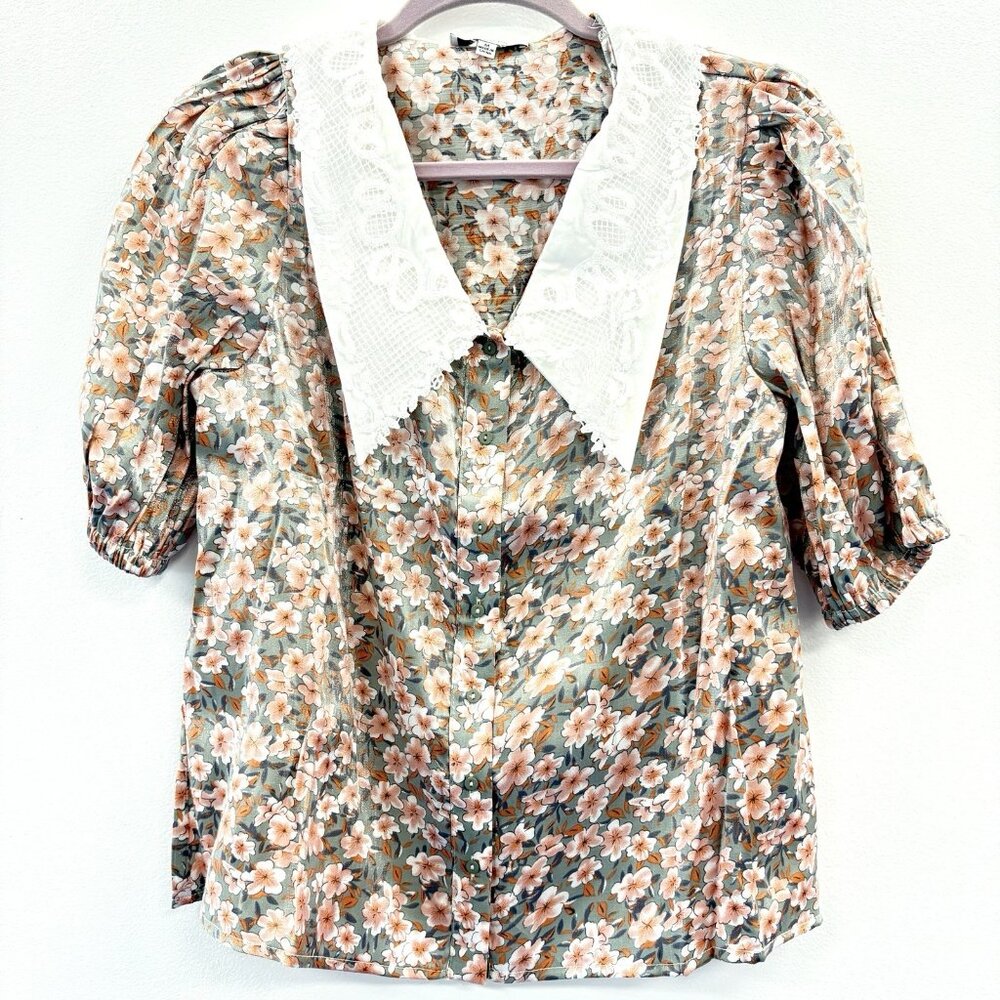 POLYGRAM Pink Floral Top with Lace Peter Pan Collar Womens M Metallic Sheen